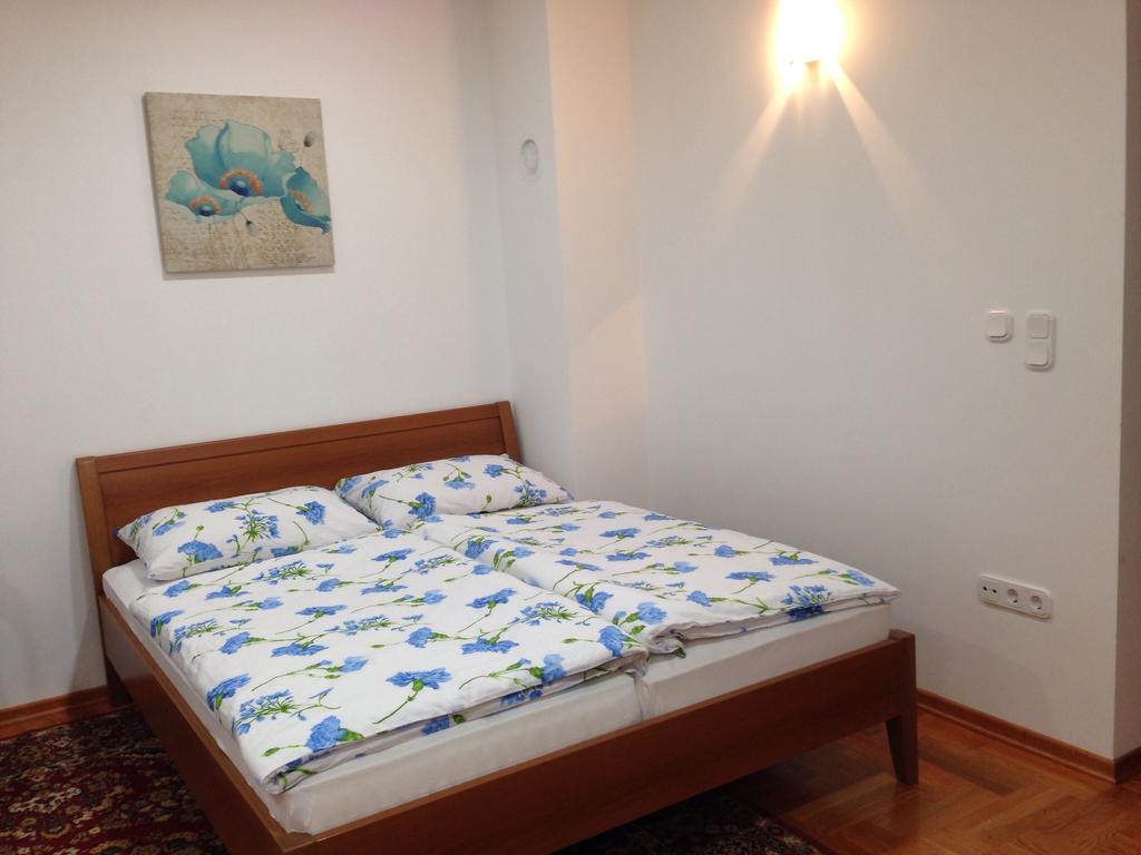 Guest House Seperic ยาสเตรบาร์สโก ห้อง รูปภาพ