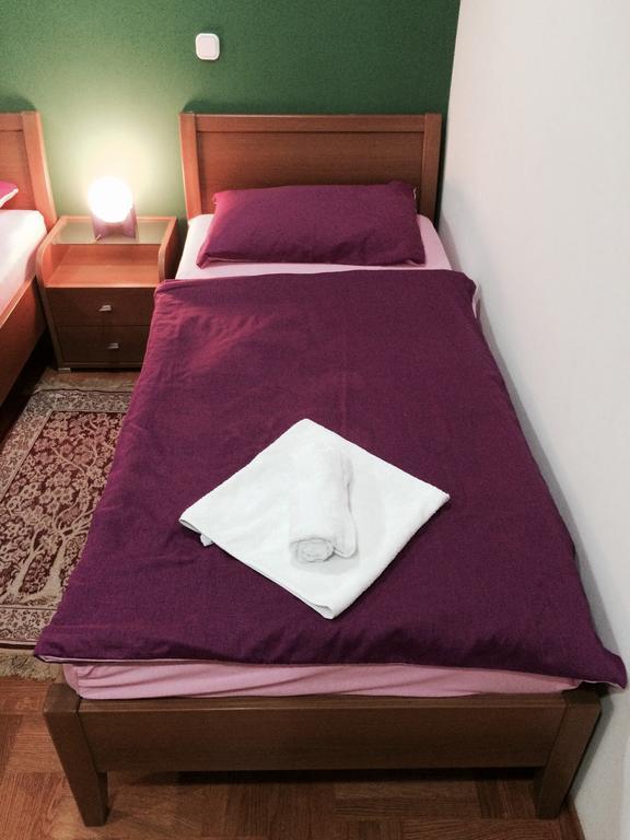 Guest House Seperic ยาสเตรบาร์สโก ภายนอก รูปภาพ