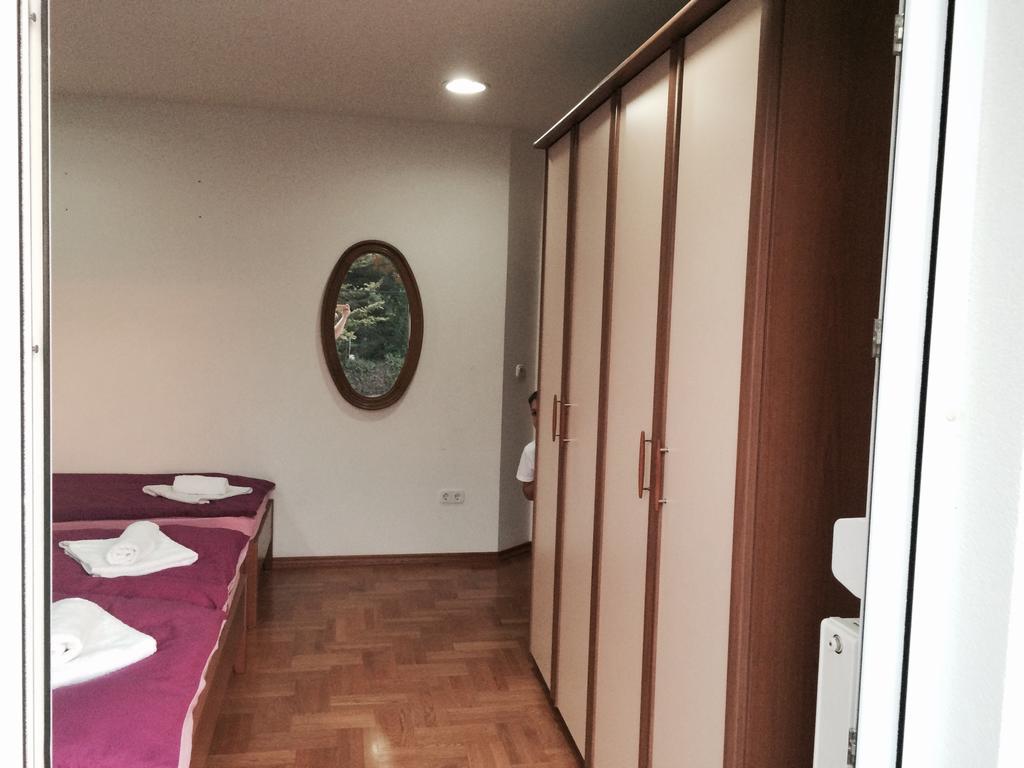 Guest House Seperic ยาสเตรบาร์สโก ภายนอก รูปภาพ