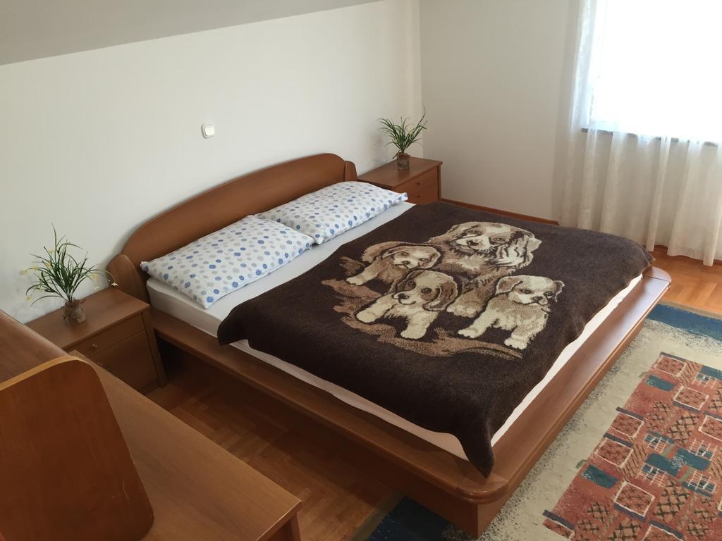 Guest House Seperic ยาสเตรบาร์สโก ห้อง รูปภาพ