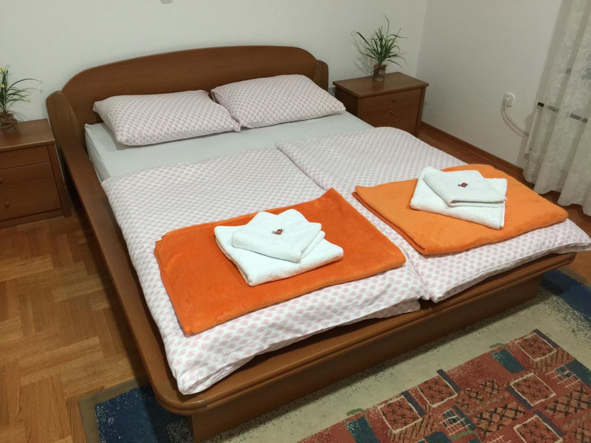 Guest House Seperic ยาสเตรบาร์สโก ภายนอก รูปภาพ
